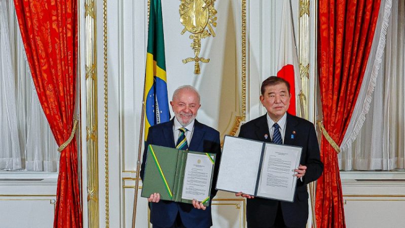 Lula diz que mundo vive situação de insensibilidad